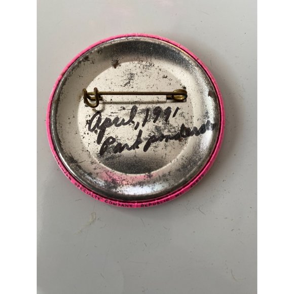 Vintage WOMEN NEVER LIE THEY ALSO NEVER FART DA YOOPERS Upper Penn Pinback Butto - Picture 3 of 3